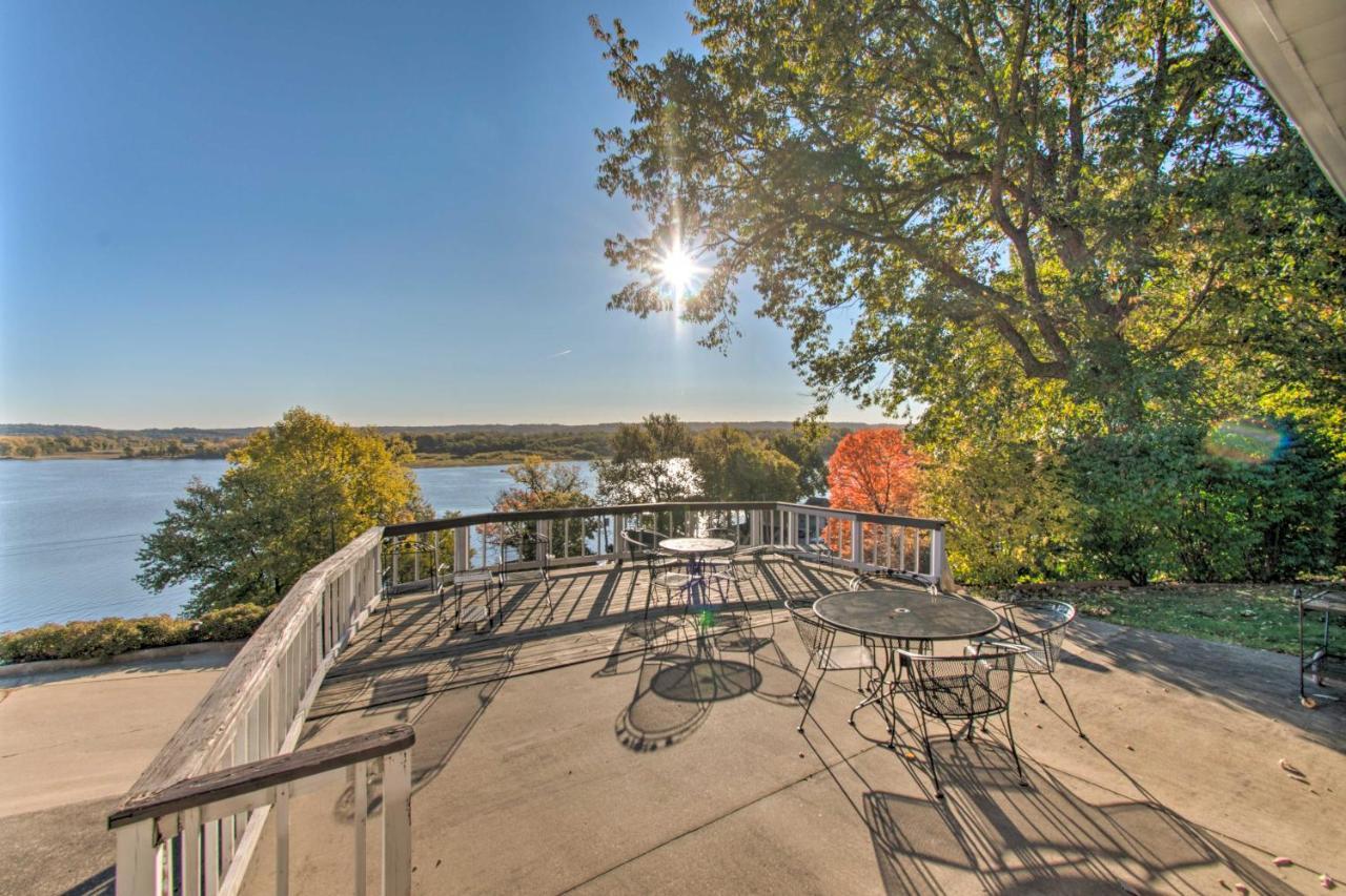 Watch The Sunrise At This Quaint Lake-View Cottage Peoria Exterior photo